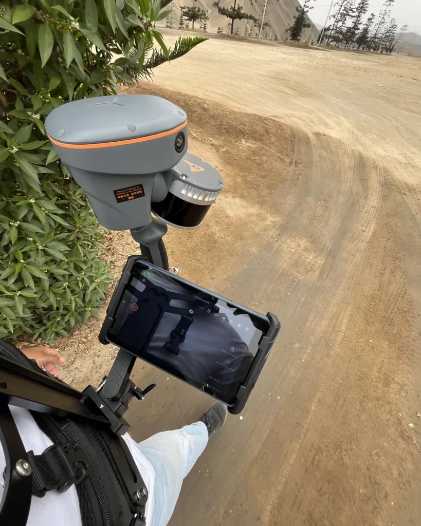 Escaneo láser 3D en campo con el escáner SLAM CHCNAV RS10