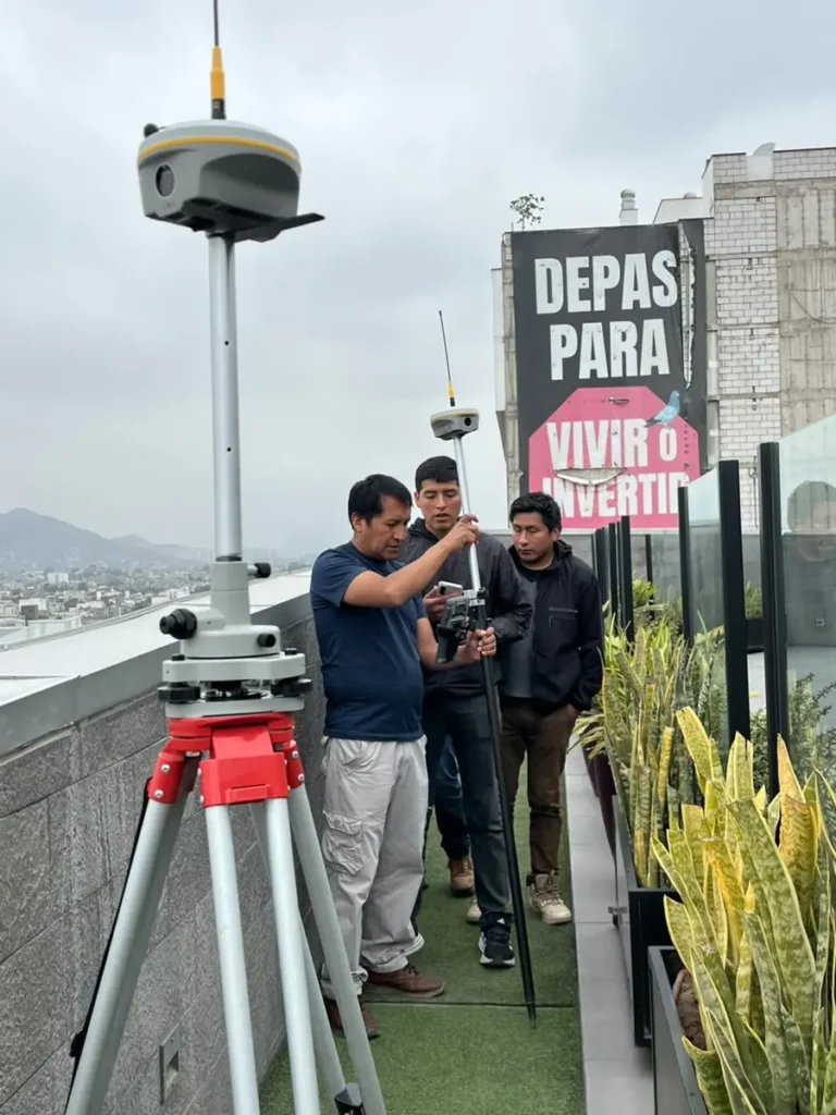 Capacitación GNSS en Lima