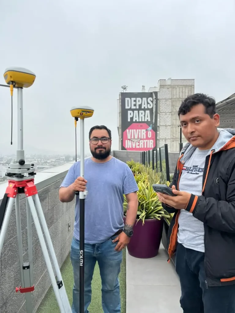 Entrega de kit GNSS base y rover a cliente