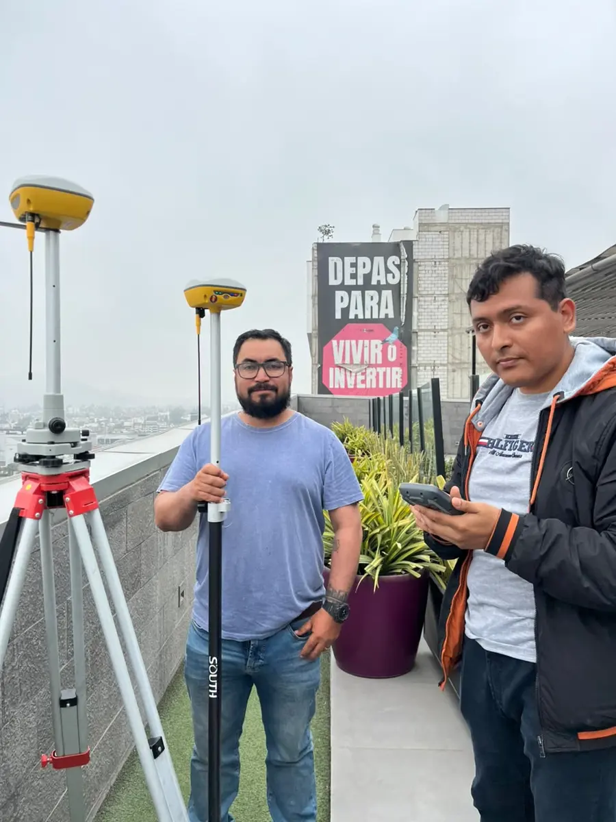 Entrega de kit GNSS base + rover